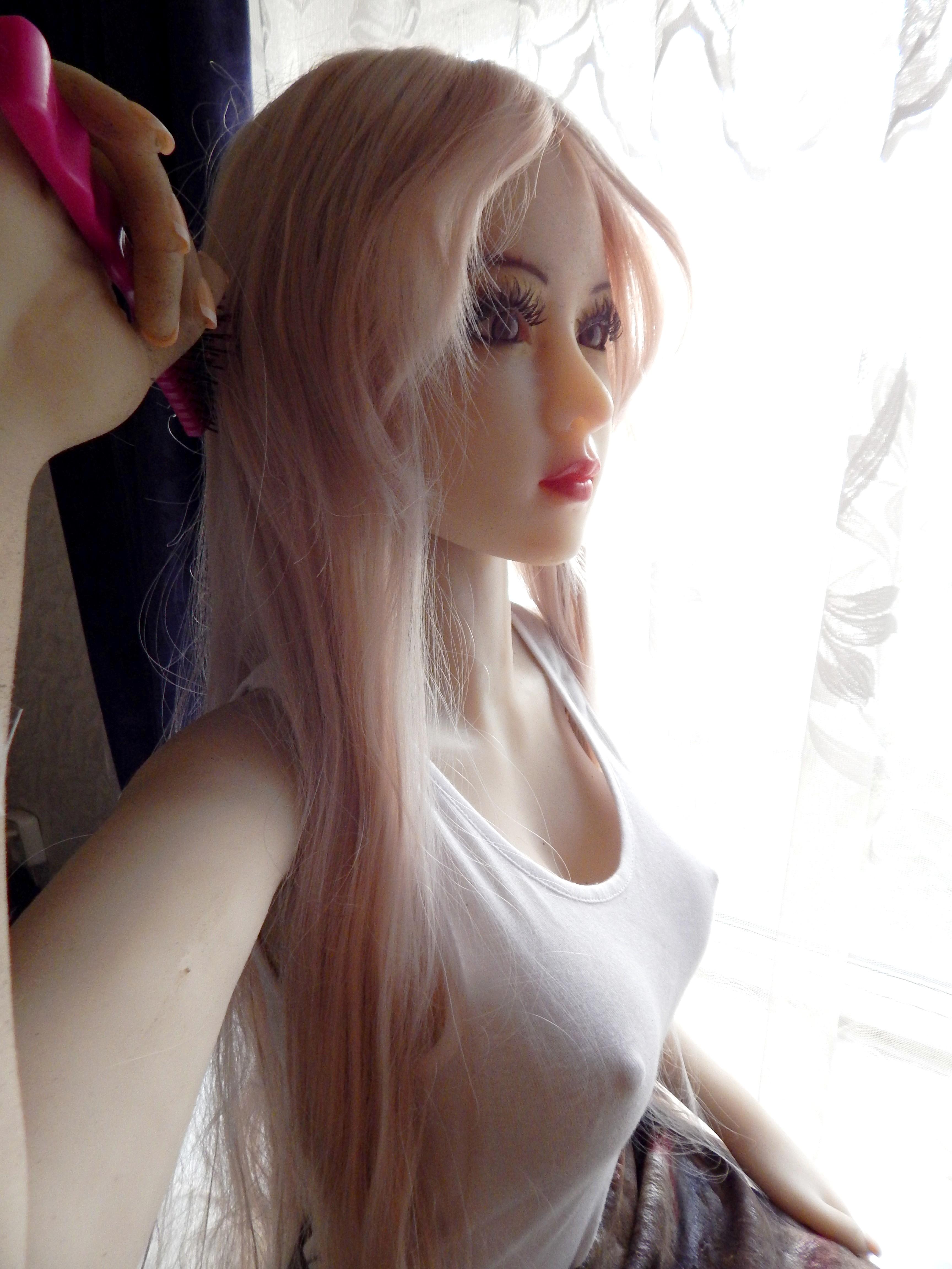 Nomi is preparing to Comicon.