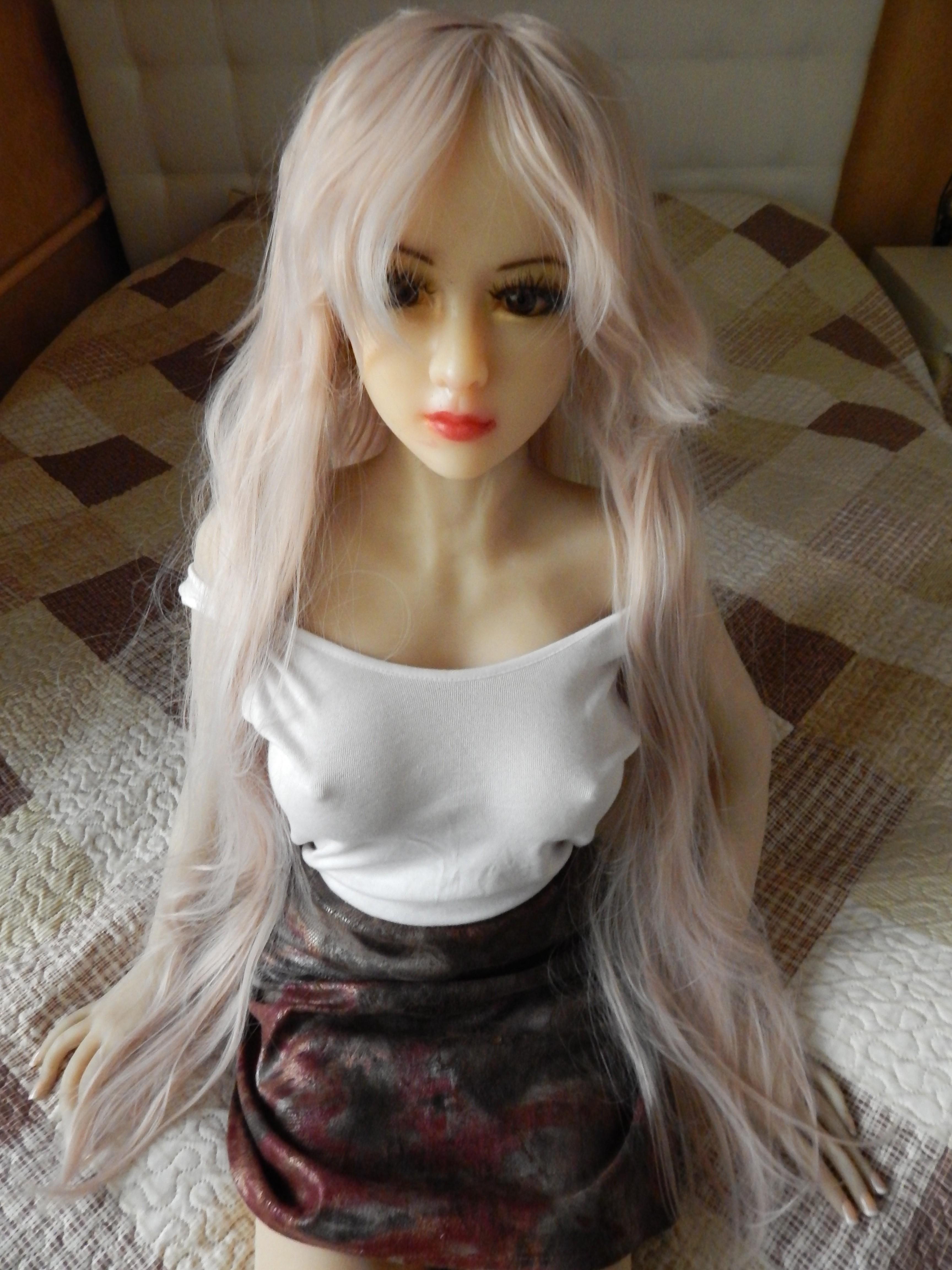 Nomi is preparing to Comicon.