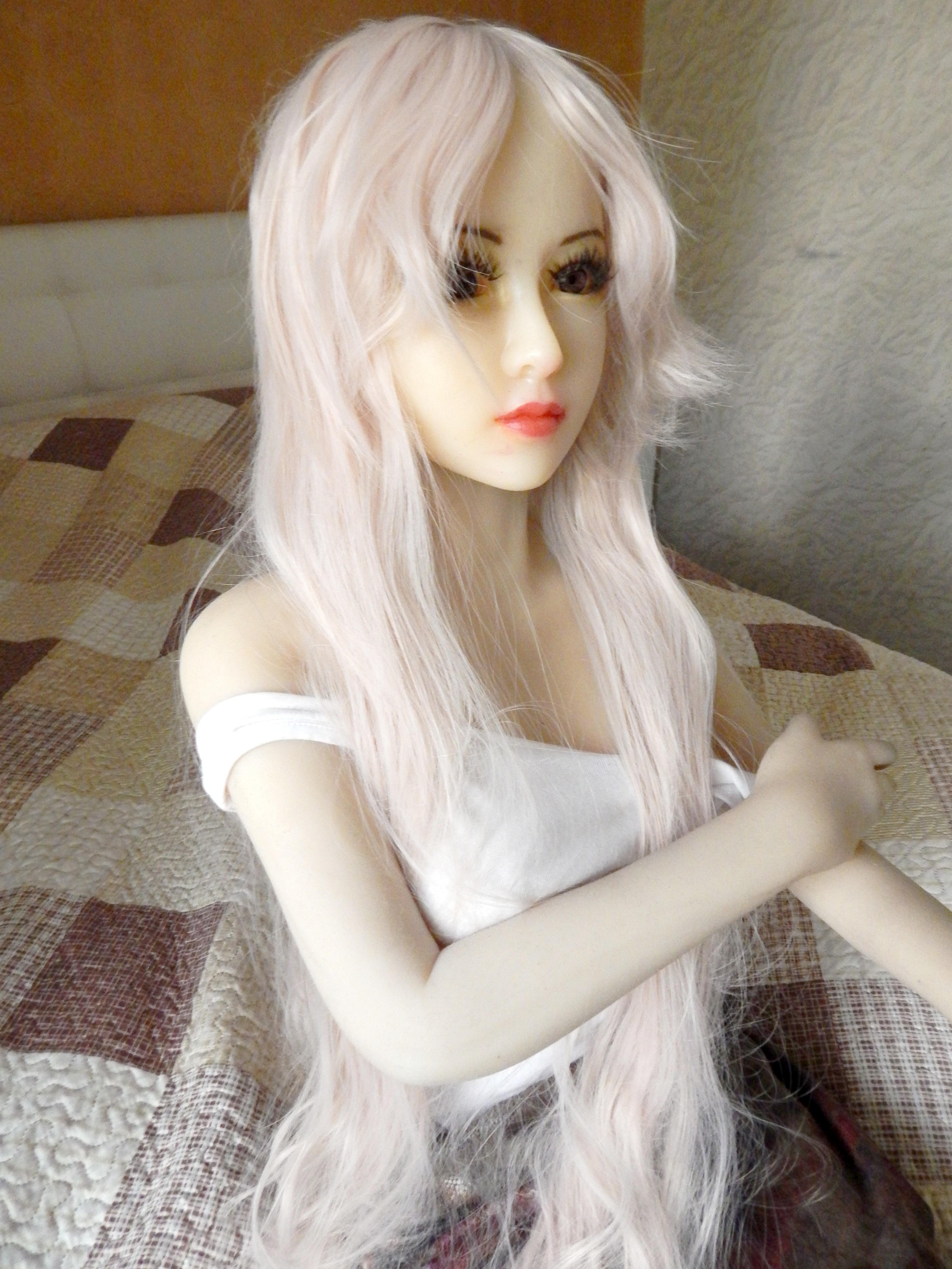 Nomi is preparing to Comicon.