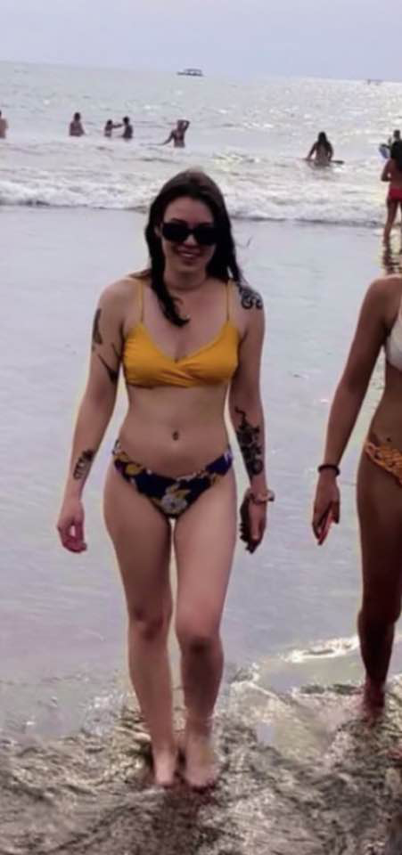 Eirin(28) sexy burnette