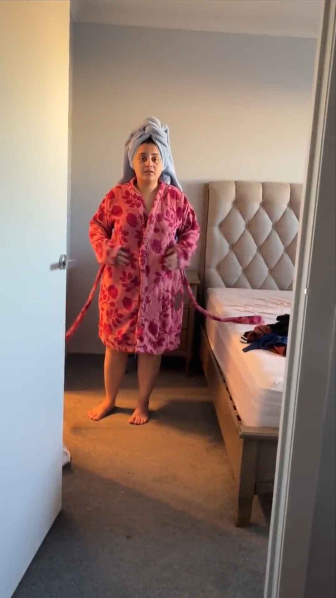 Pakistani Busty Rich Babe