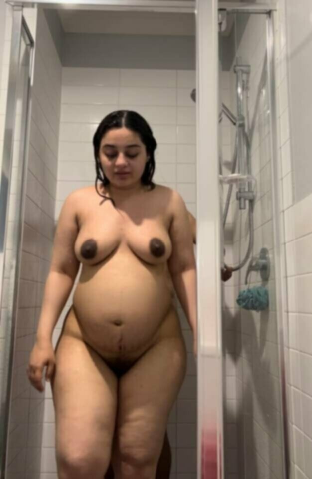 Pakistani Busty Rich Babe