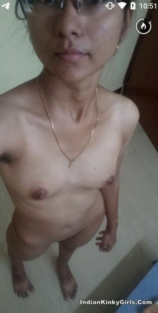 Indian College Girl Nude Small Tits Selfies