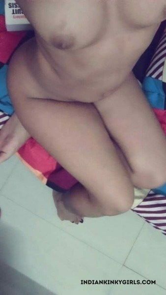 Indian College Girl Nude Show Her Tight Boobs