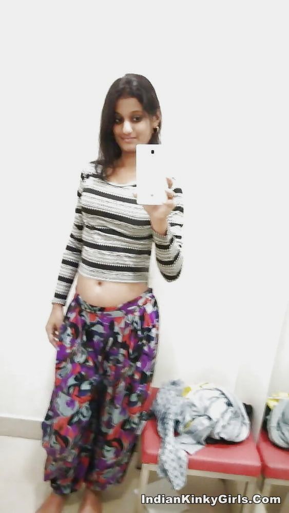 Indian Village College Girl Nude Selfies