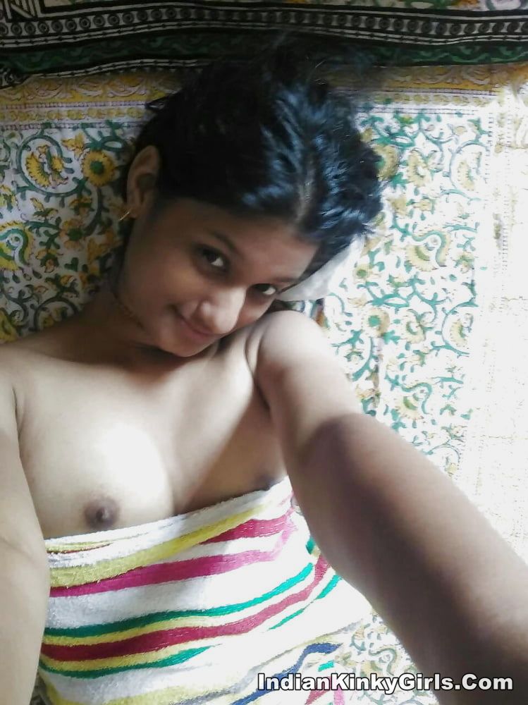 Indian Village College Girl Nude Selfies
