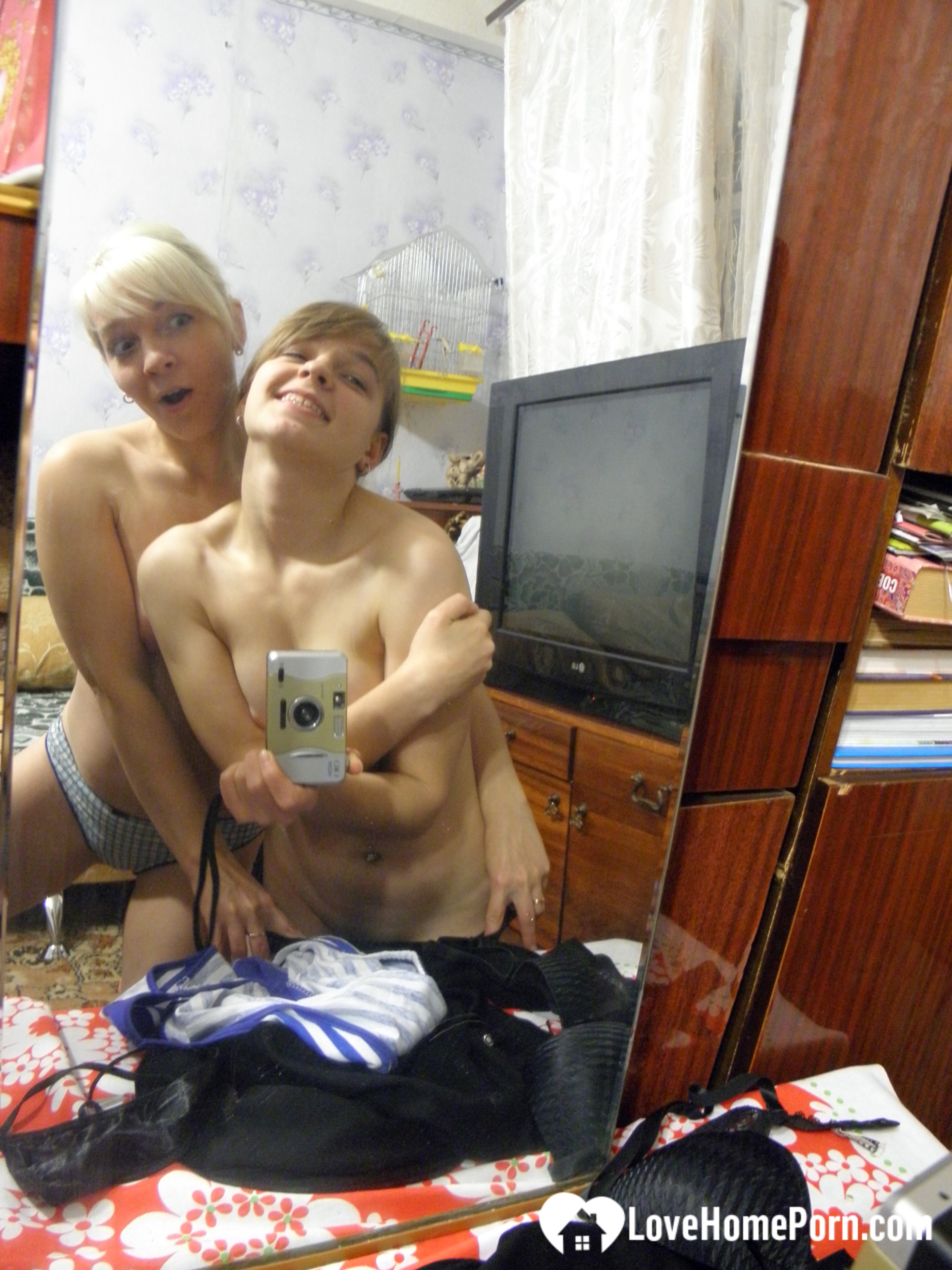 Having a lesbian session with my best friend