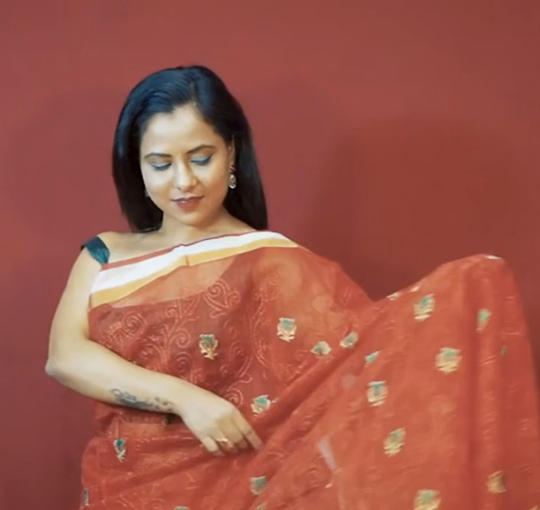 Aunty saree