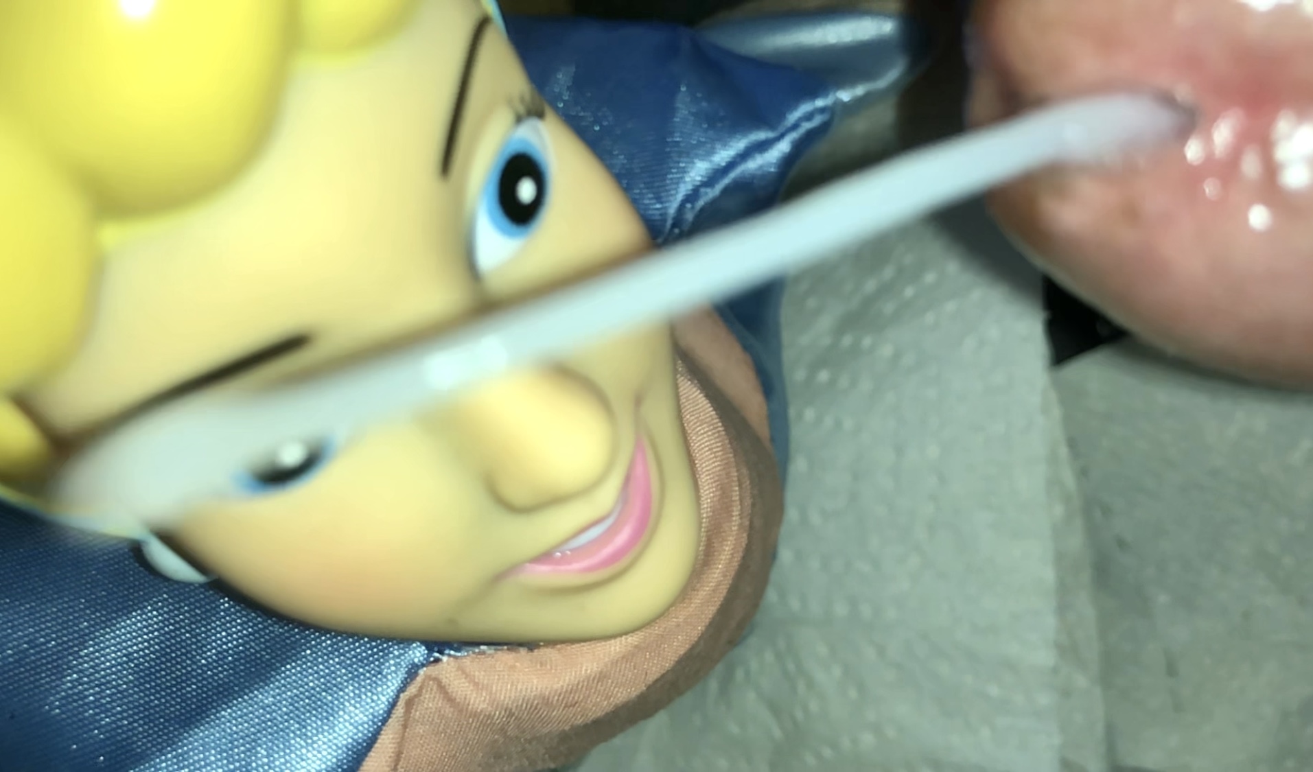 Smelly secondhand store Cinderella