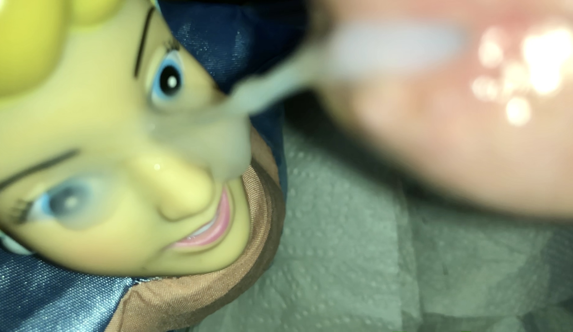 Smelly secondhand store Cinderella