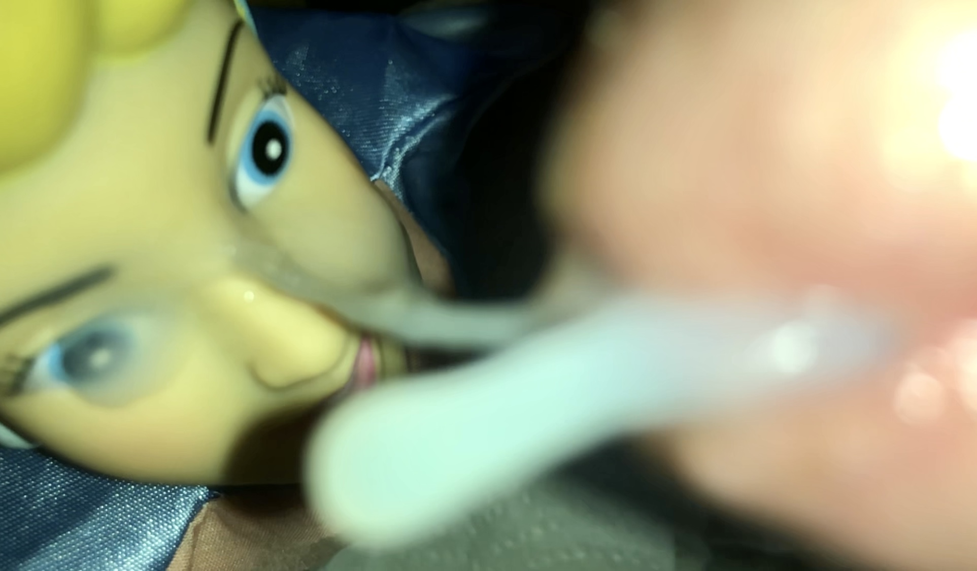 Smelly secondhand store Cinderella