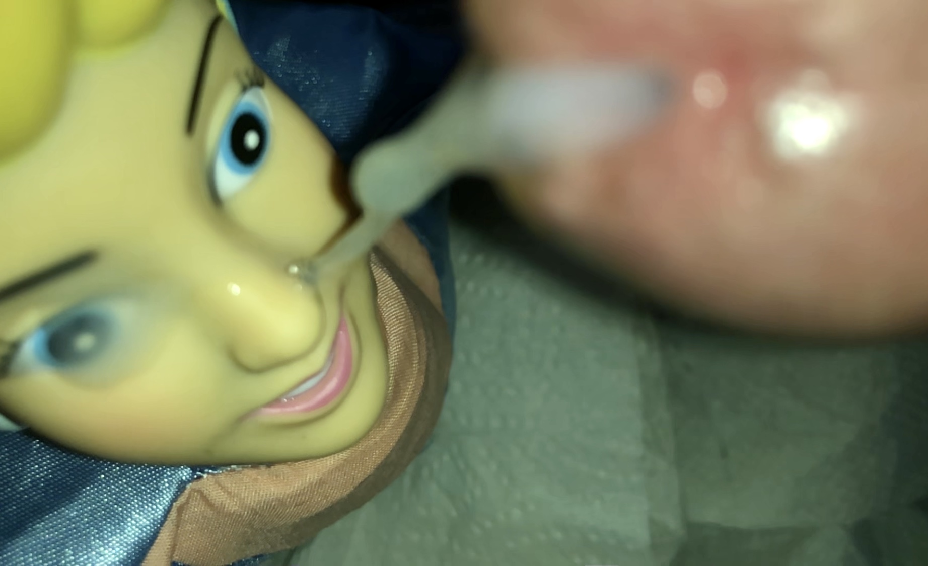 Smelly secondhand store Cinderella