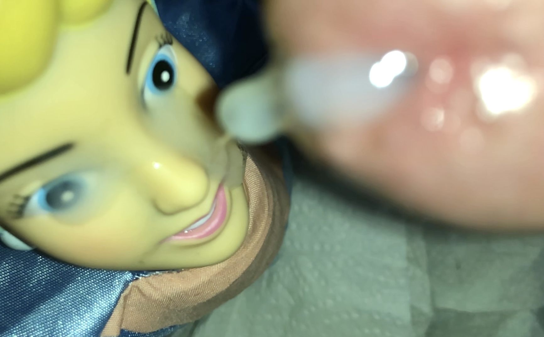 Smelly secondhand store Cinderella