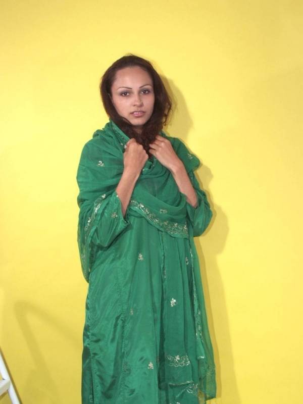 Sexy slim showing nude model