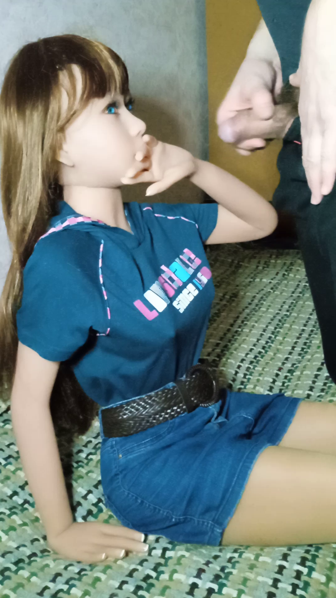 Lovely student did BJ to the new lecturer (some GIFs)