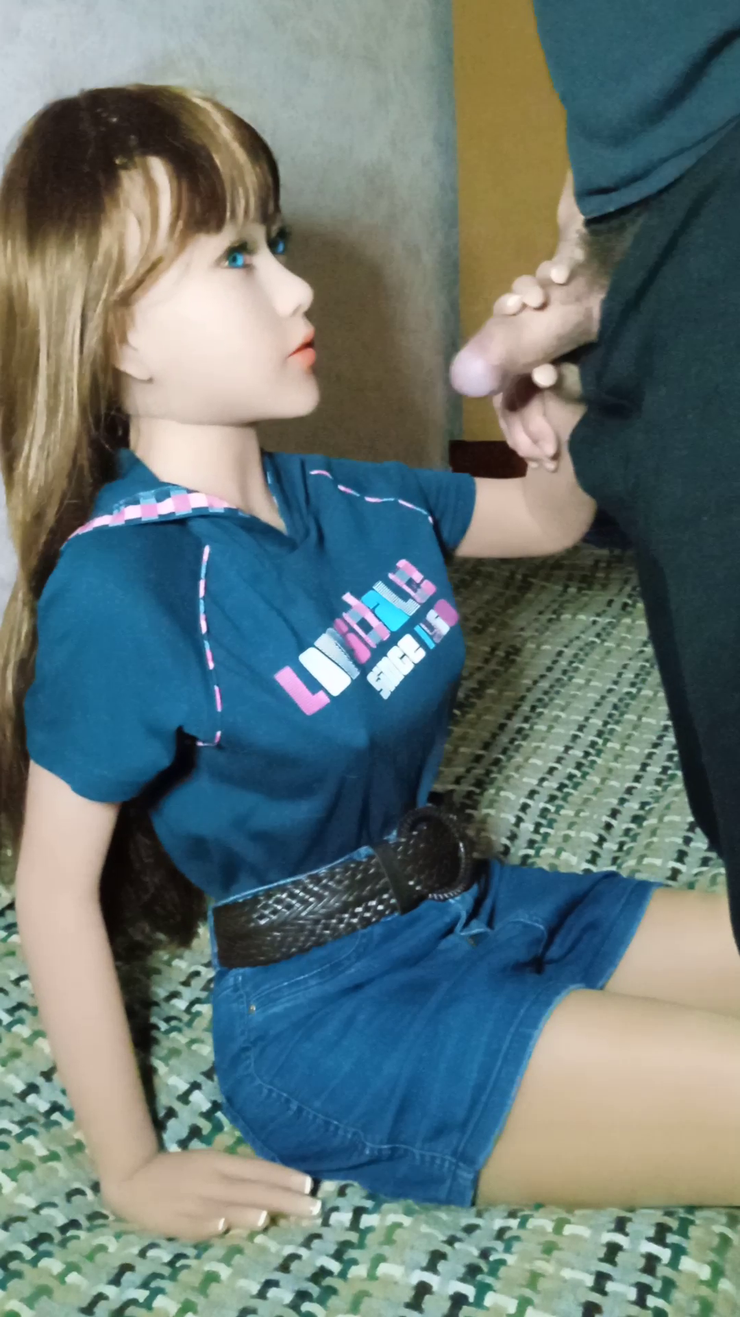 Lovely student did BJ to the new lecturer (some GIFs)