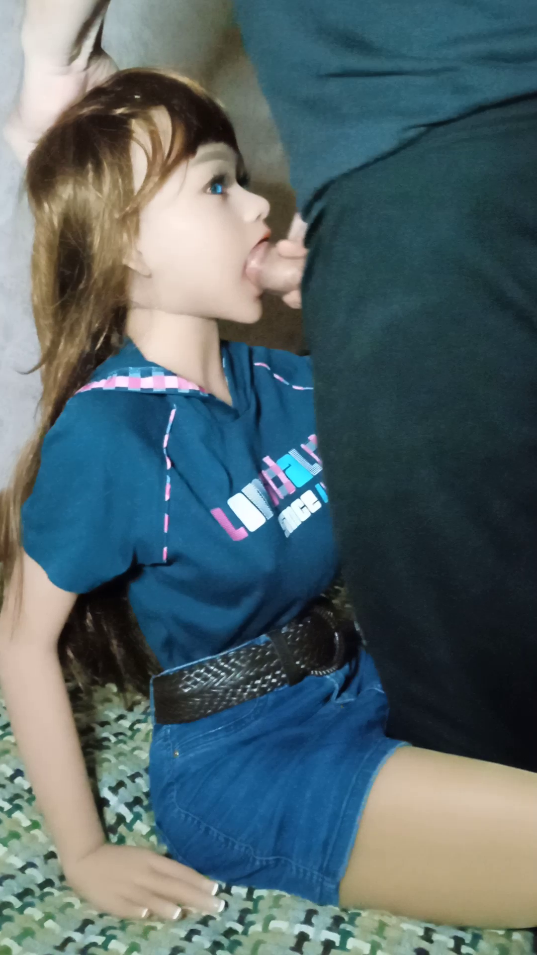 Lovely student did BJ to the new lecturer (some GIFs)