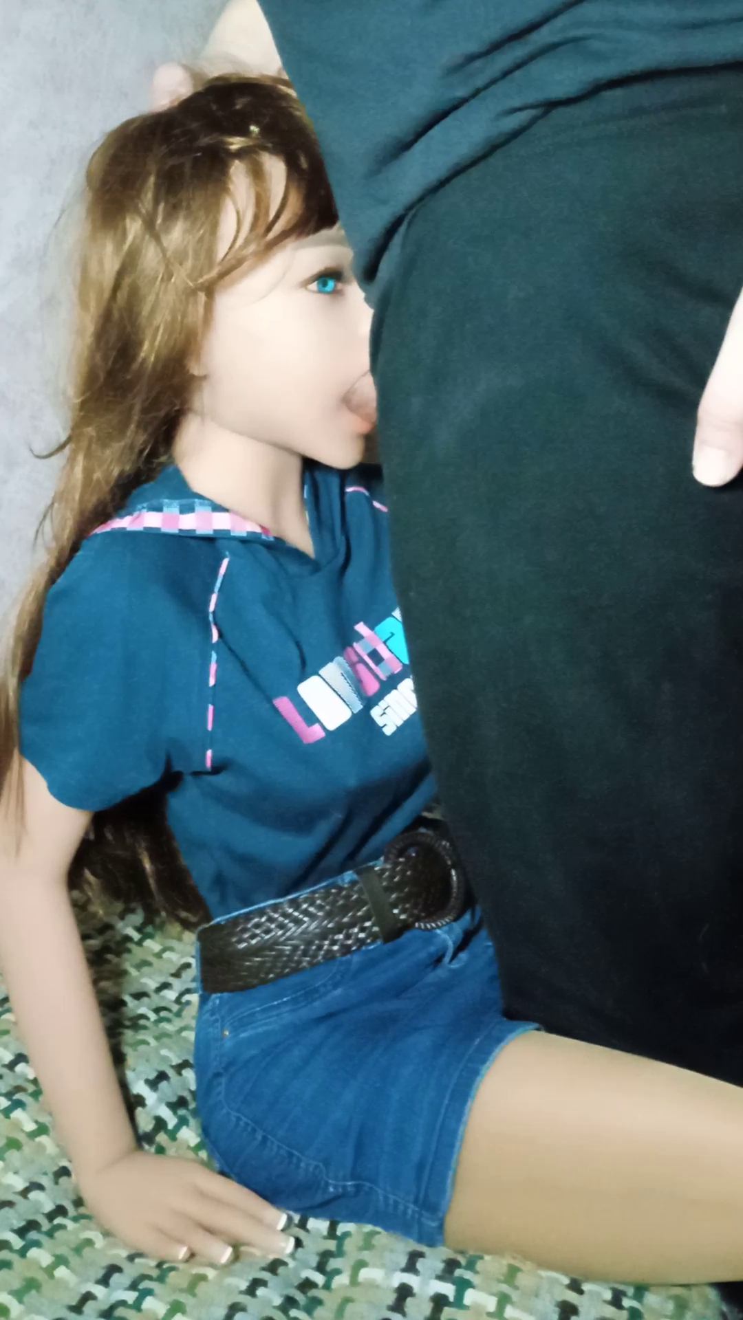 Lovely student did BJ to the new lecturer (some GIFs)