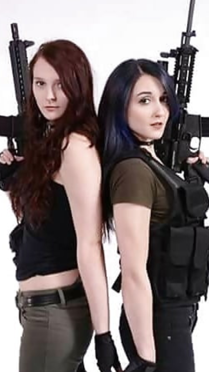 Chicks & Guns 28