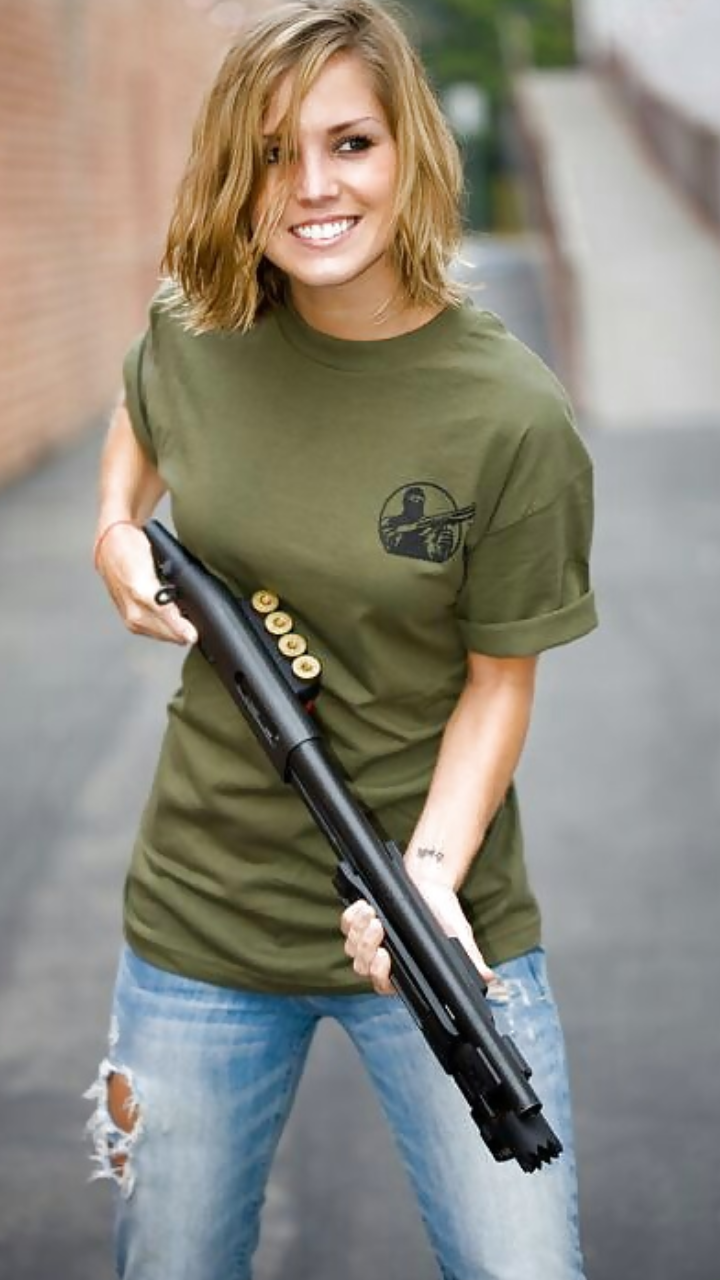 Chicks & Guns 29