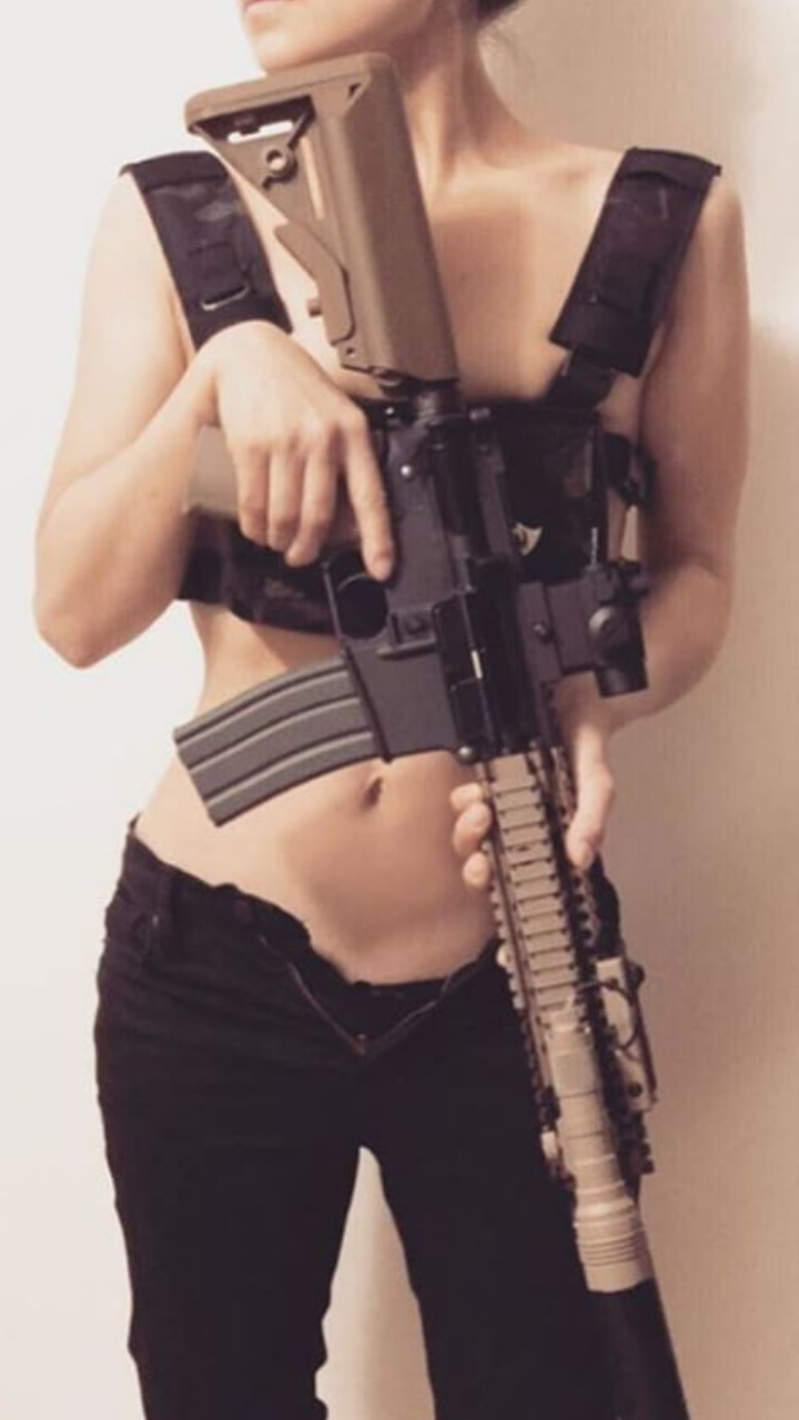Chicks & Guns 29