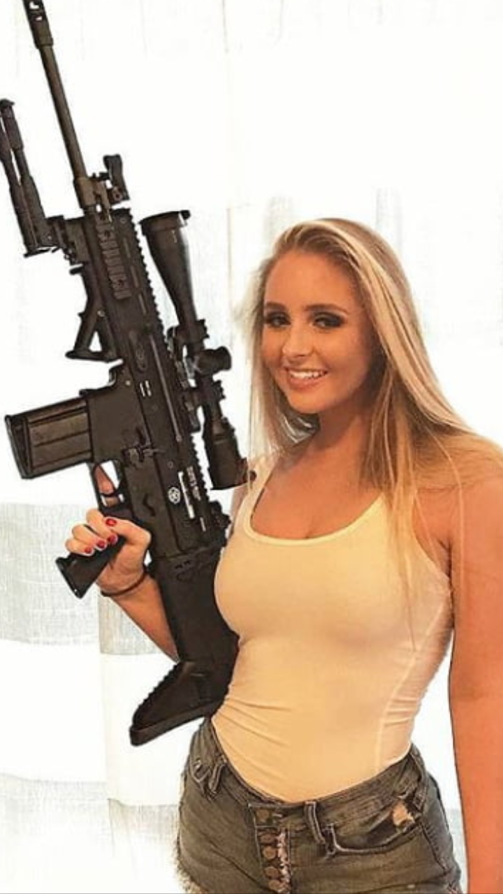 Chicks & Guns 29
