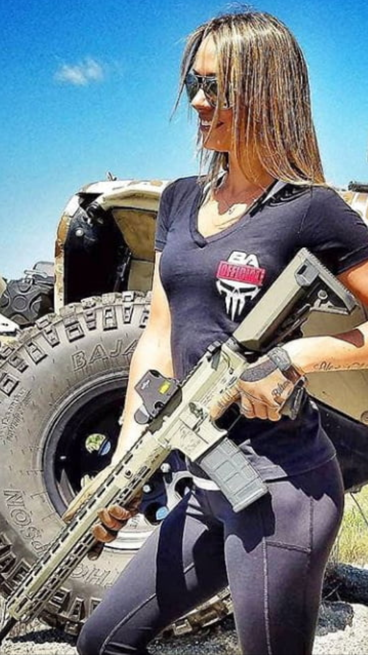 Chicks & Guns 29