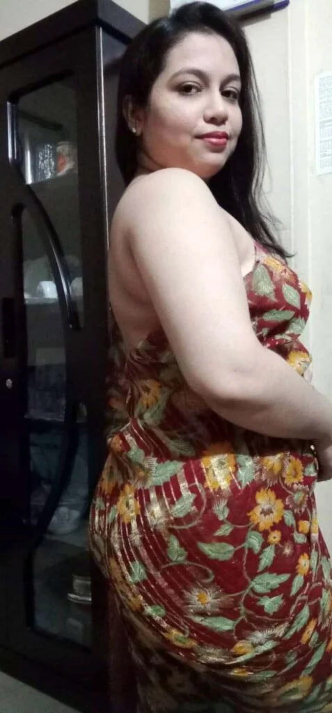 Bangladeshi Muslim Bhabhi