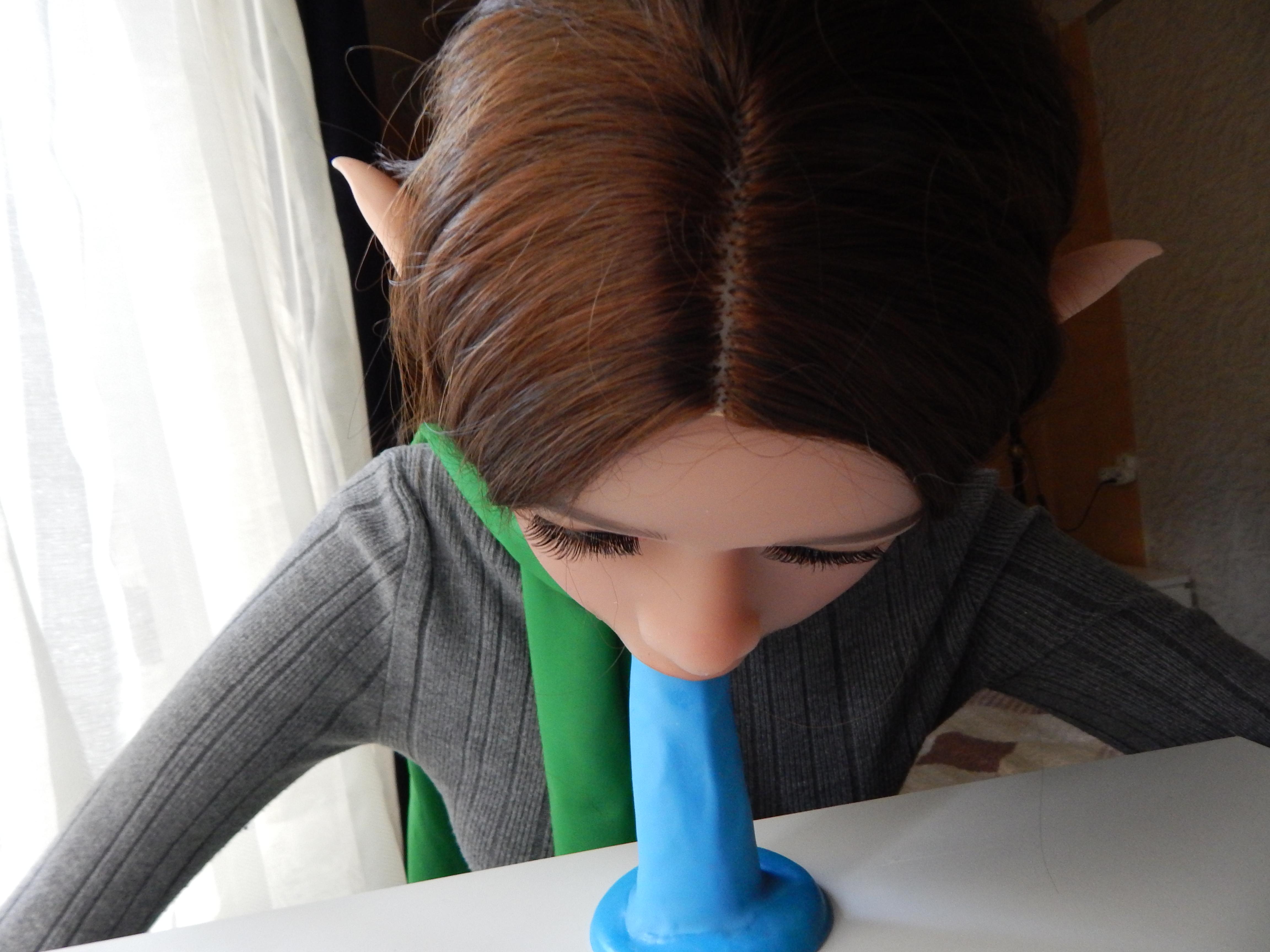 Elf girl is training to do BJ.