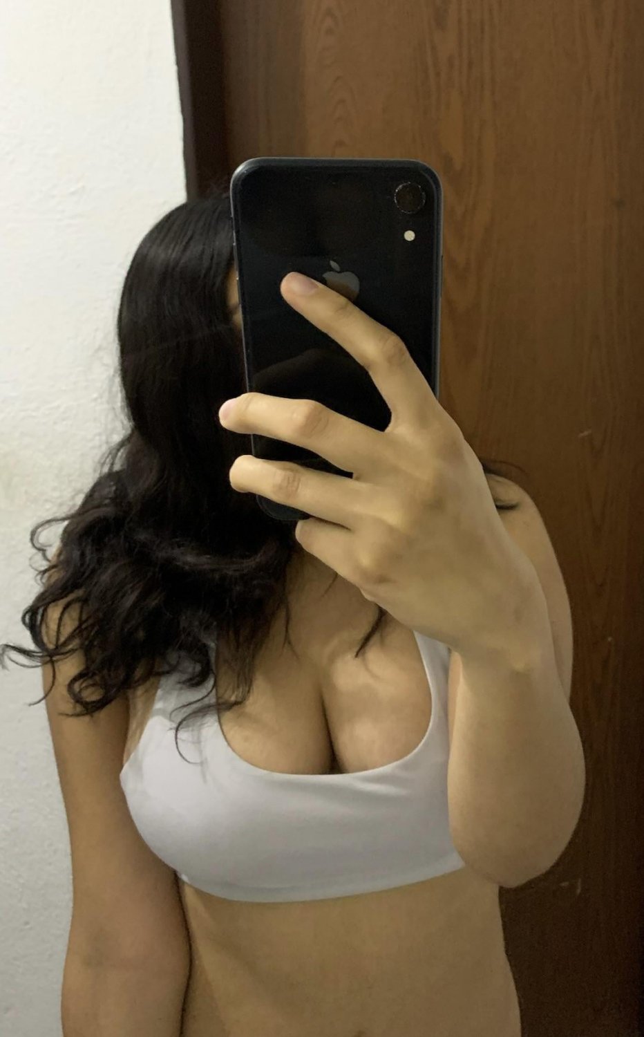 Gorgeous Busty Babe Nude Selfies