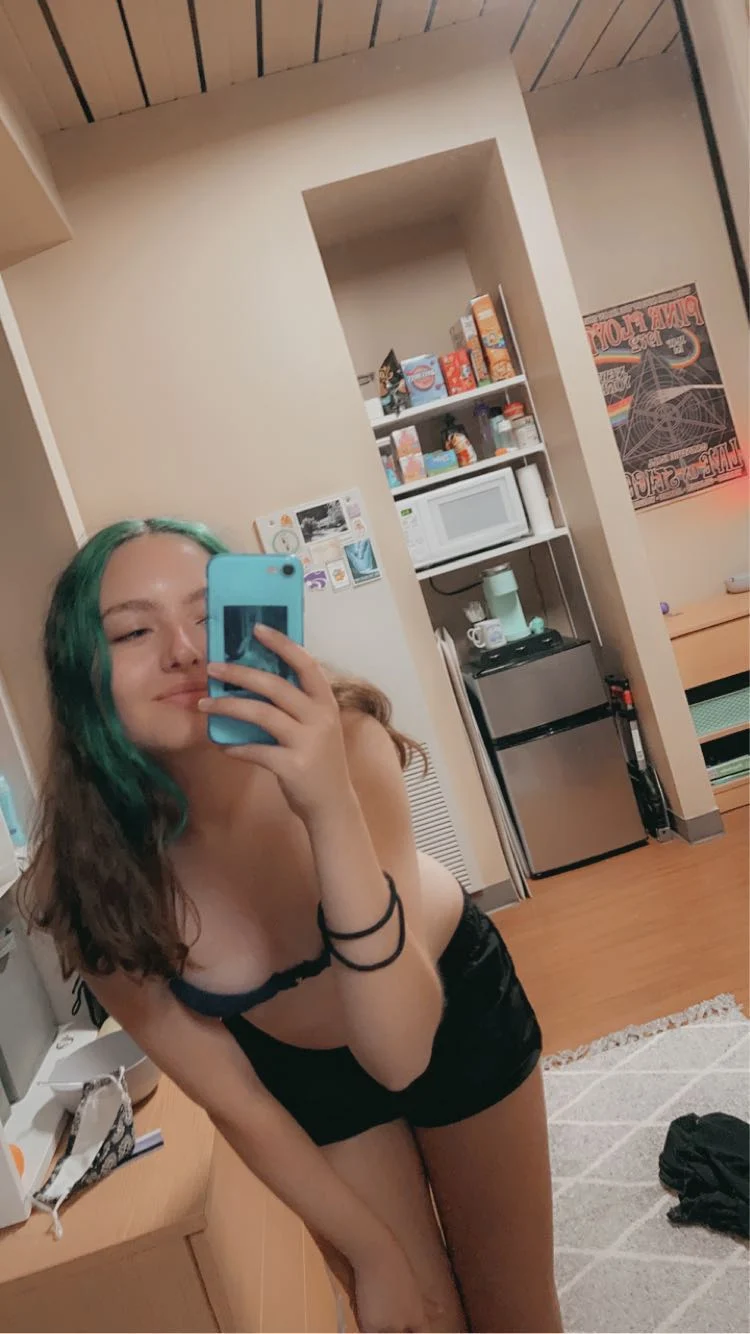 19 yo american hailey