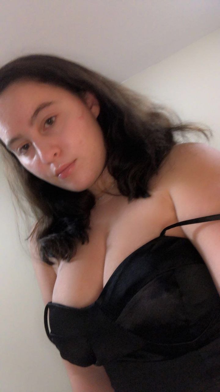 Webslut whore Hannah