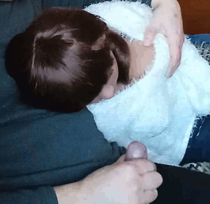 Ninel came to her manager to get promotion.(GIFs)