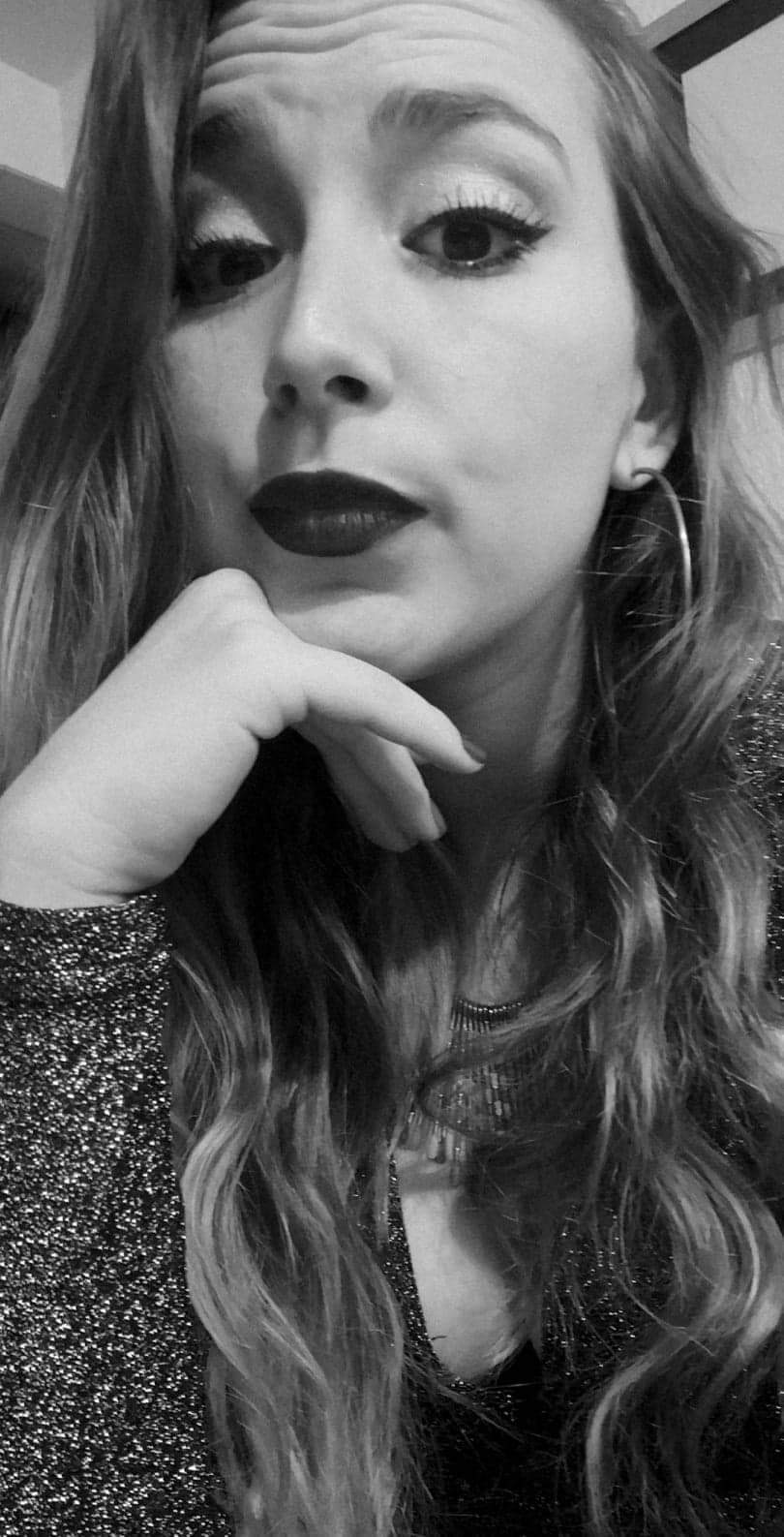 I saw her naked, could't film but Roxane is stuck in my head