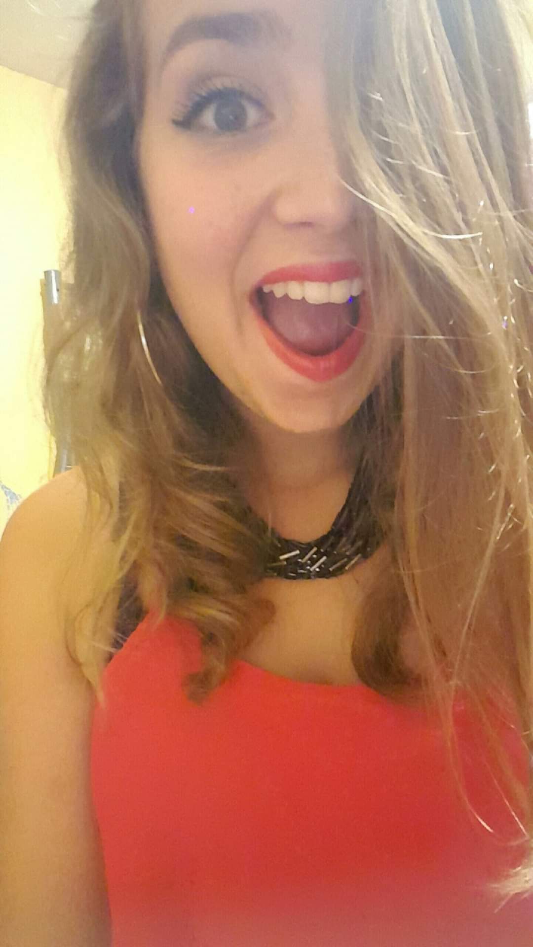 I saw her naked, could't film but Roxane is stuck in my head