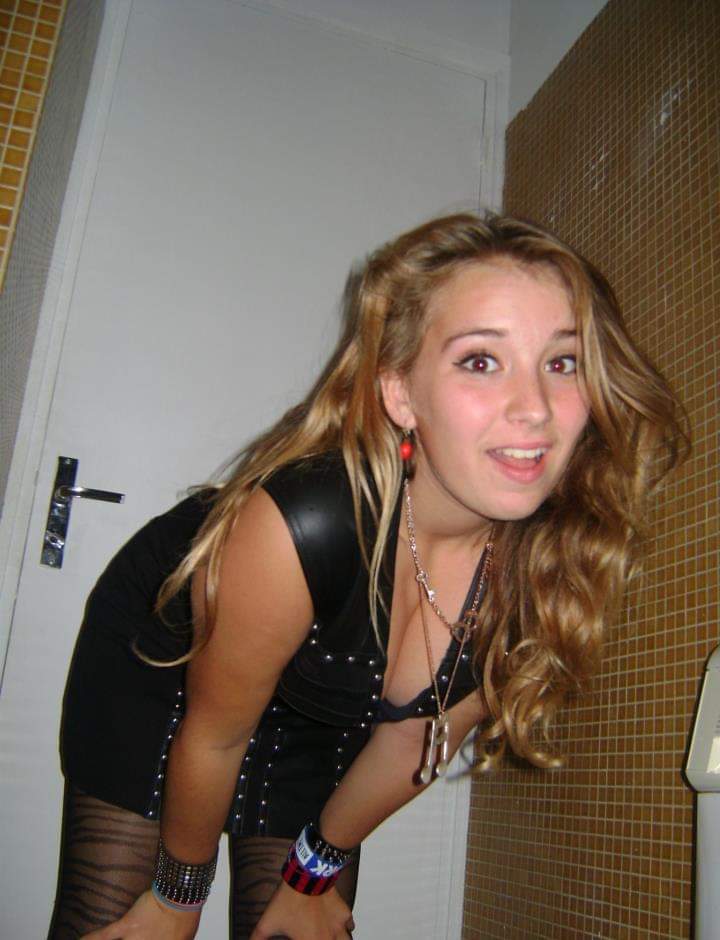 I saw her naked, could't film but Roxane is stuck in my head