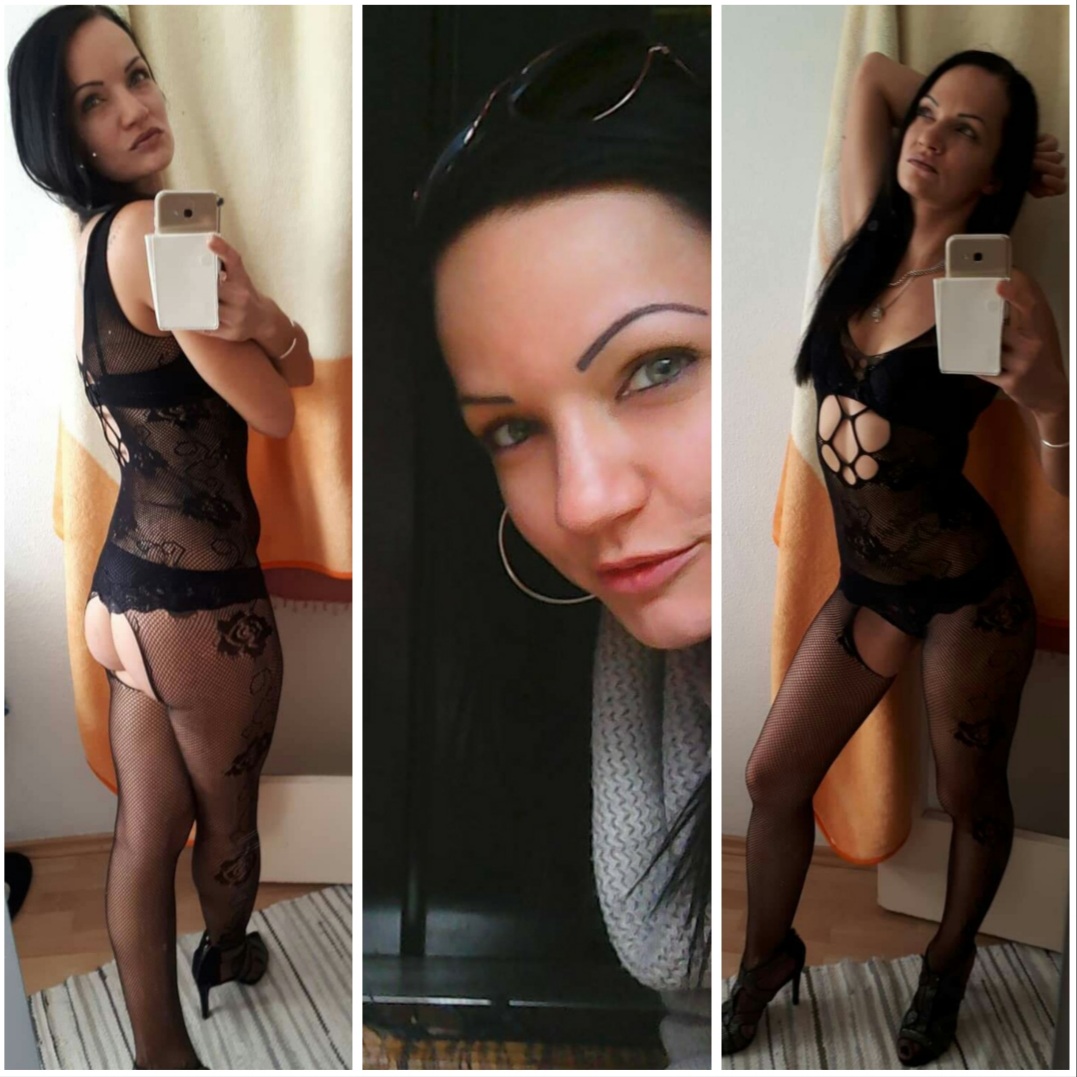 Bodystocking high heels ass selfie