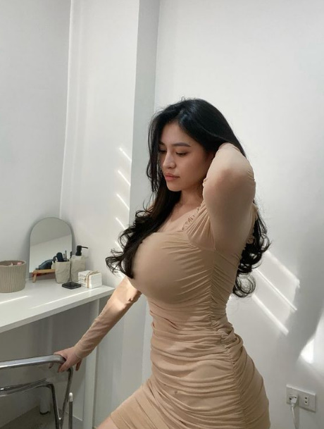 looking makes it hot