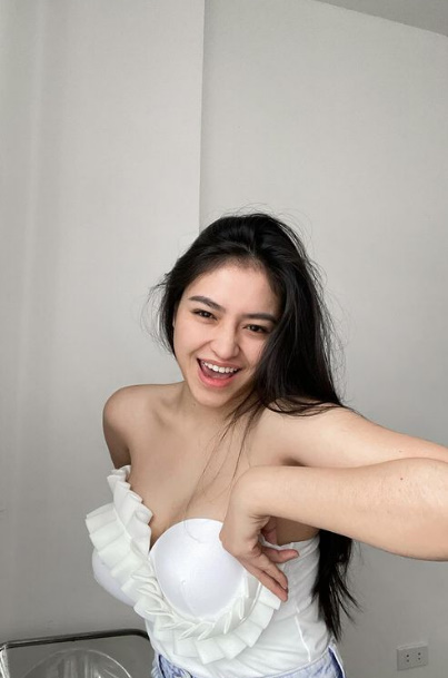 looking makes it hot