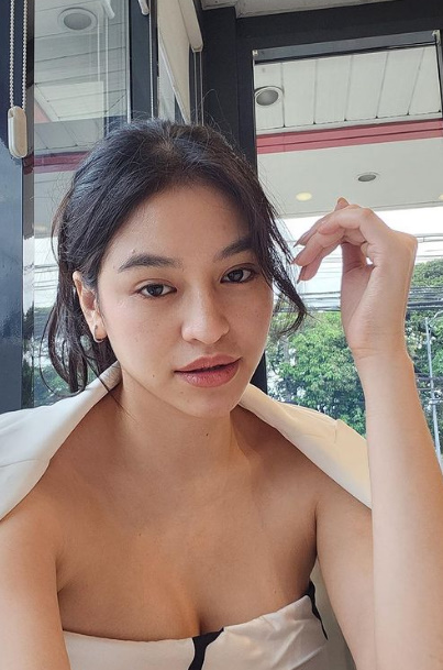 looking makes it hot