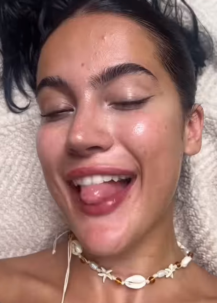 looking makes it hot