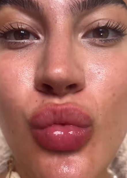 looking makes it hot