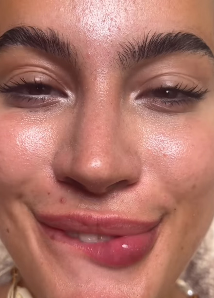 looking makes it hot