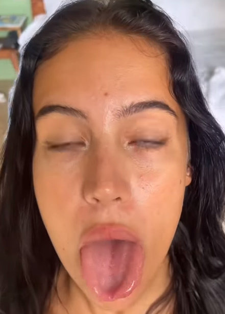 looking makes it hot