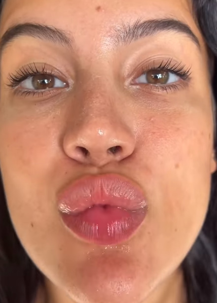 looking makes it hot