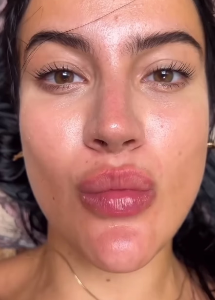 looking makes it hot