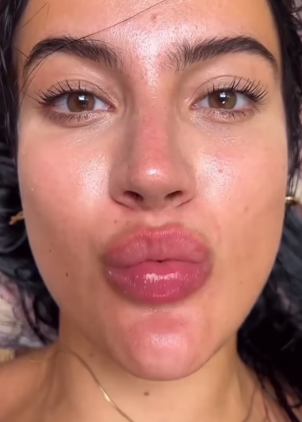 looking makes it hot