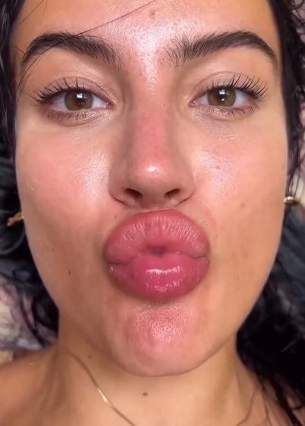 looking makes it hot