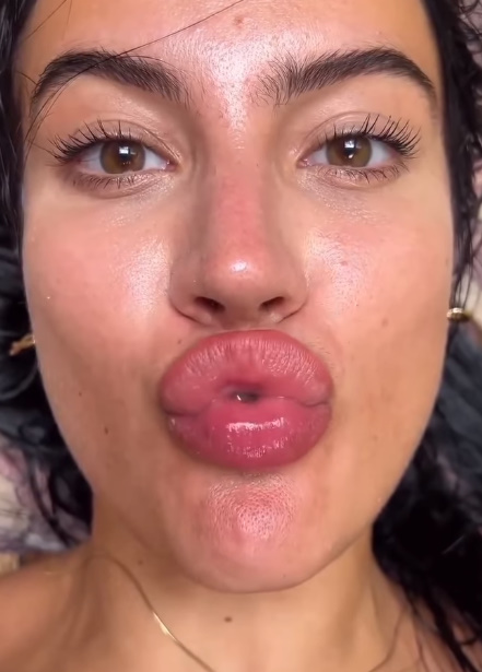 looking makes it hot