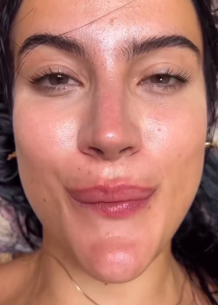 looking makes it hot